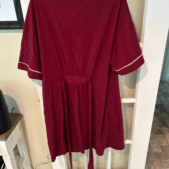 Knee Length Robe - Picture 2 of 4